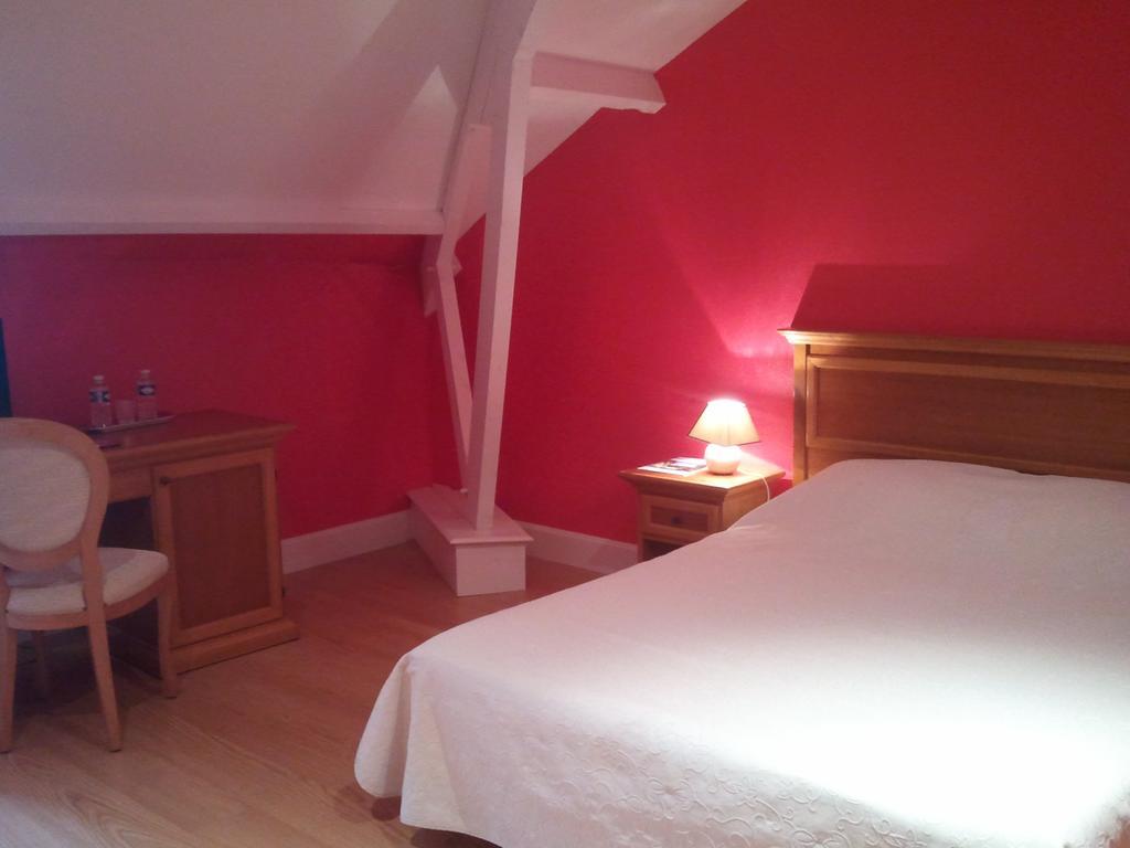 Chateau Sainte Marie Hotel Dompierre-sur-Charente Habitación foto
